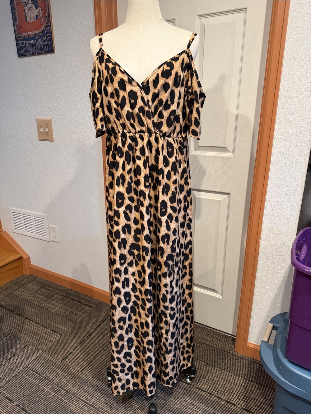 Elegant Leopard Print Maxi Dress